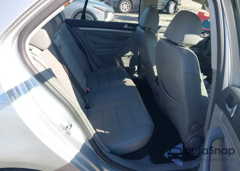 2007 Volkswagen Jetta 2.5 from USA, damaged, VIN 3VWRF71K37M039507